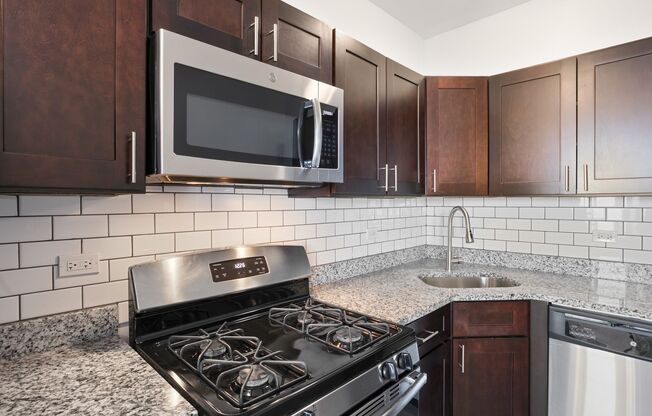 1 bed, 1 bath, 425 sqft, $1,700, Unit 610