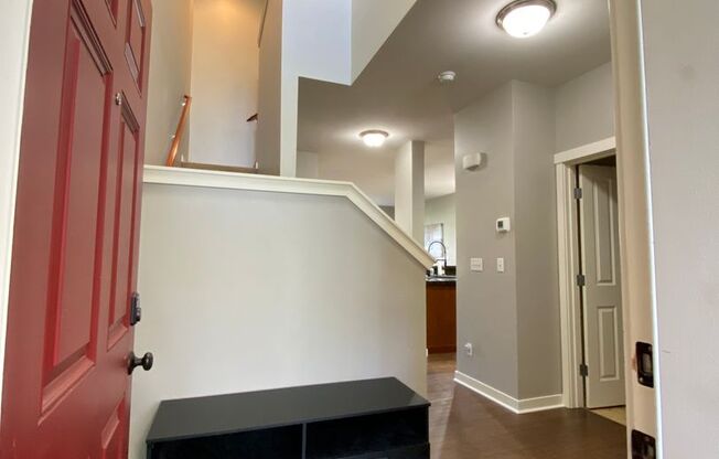 Spacious Auburn Townhome - Furnished Options