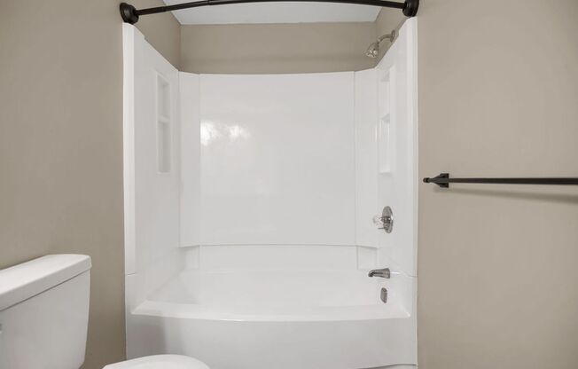 2 beds, 2 baths, 1,035 sqft, $1,225, Unit 403-H