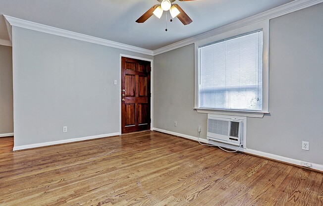 1 bed, 1 bath, 600 sqft, $995, Unit 2148 Harold St. #3