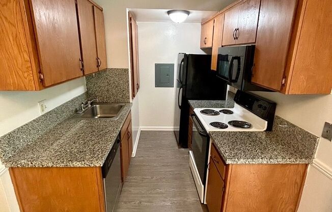 2 beds, 1.5 baths, 950 sqft, $1,975, Unit Apt. 12