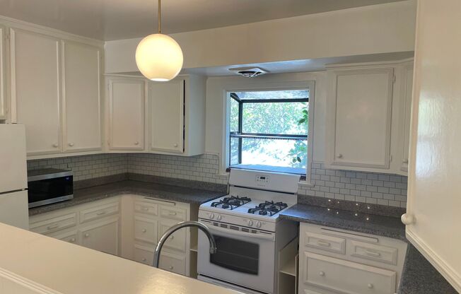 Charming 3-Bedroom Home with Gardener Service in South Pasadena!