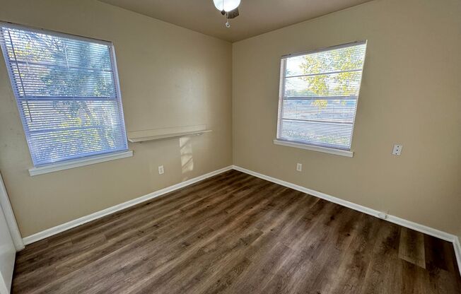 3 beds, 1 bath, $1,025