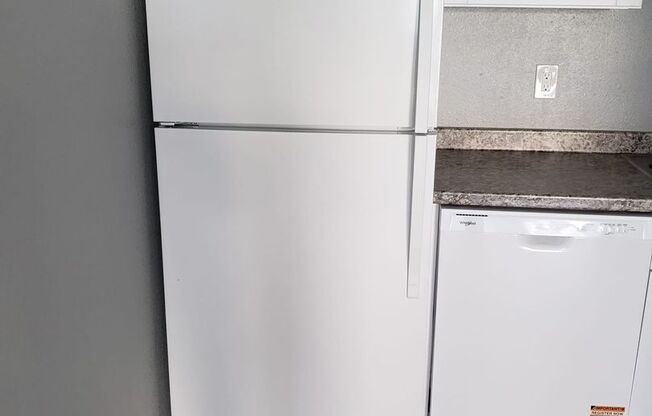 3 beds, 1 bath, 890 sqft, $1,675, Unit 505 H1