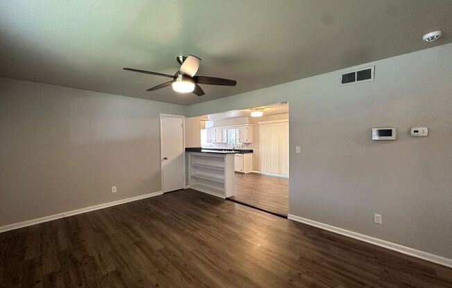 3 beds, 1 bath, $1,095