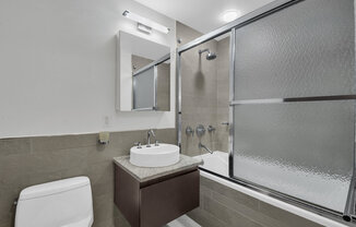 462 W 58 ST