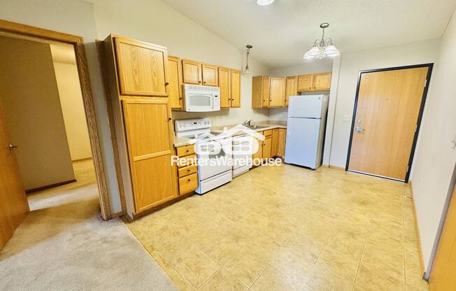 1590 PARKWOOD DR