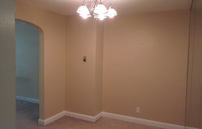 Charming 2 Bedroom/2 Bathroom in Catonsville Neighborhood, MD!