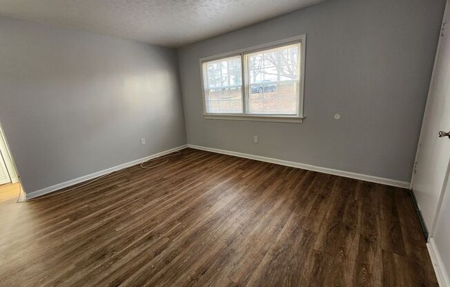 2 beds, 1 bath, 800 sqft, $899, Unit 402