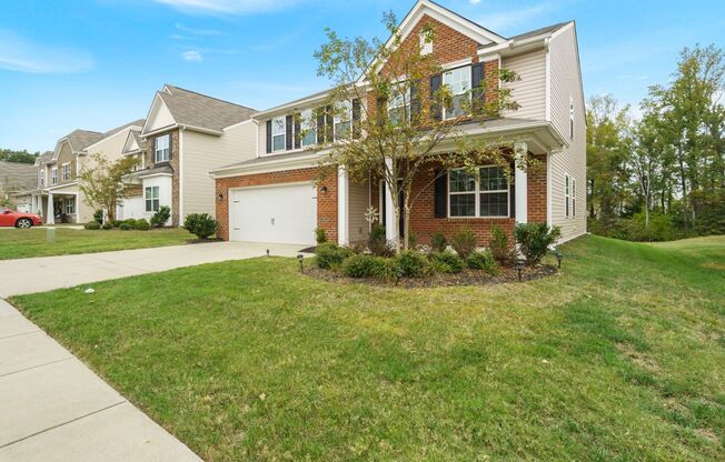 Beautiful spacious Home in Berewick community in Steel Creek