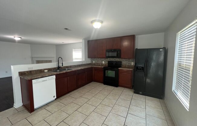 3 beds, 2 baths, $1,675