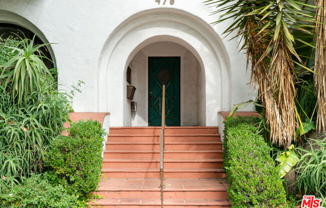 476 LANDFAIR AVE