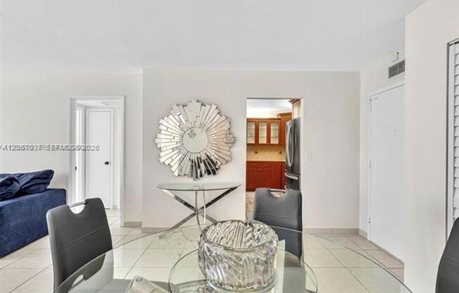 2 beds, 2 baths, $3,500, Unit # 206