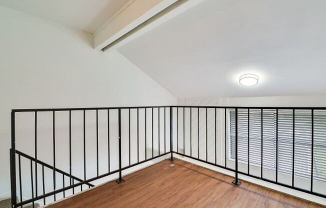 Studio, 1 bath, 510 sqft, $1,275, Unit 230