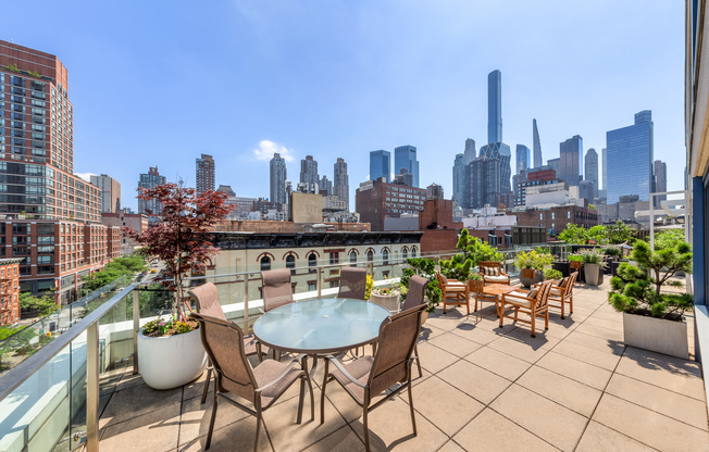 454 W 54th St