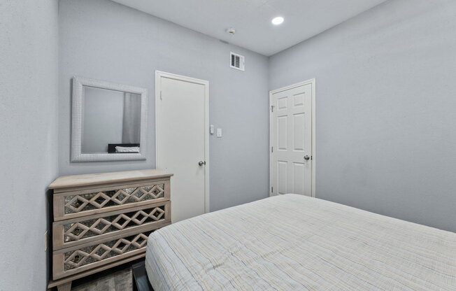 1 bed, 1 bath, 585 sqft, $1,300, Unit 1
