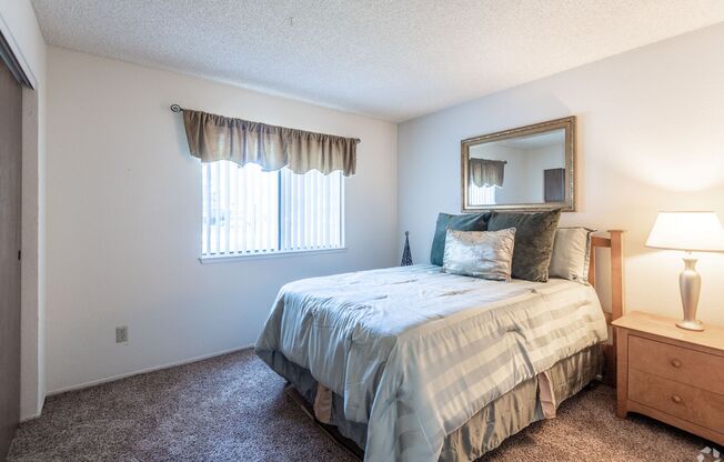 2 beds, 1 bath, 889 sqft, $1,795, Unit 09N