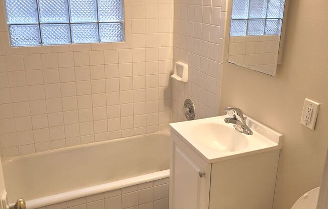 Studio, 1 bath, $845, Unit 5