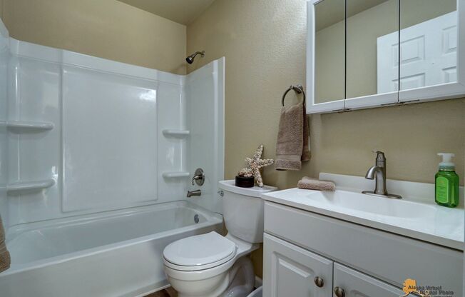 1 bed, 1 bath, $1,095, Unit 2