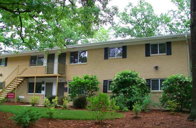 Sweet Spot in Carrboro! Inviting, updated 3br 2ba condo...Walk to Weaver St. & minutes to UNC