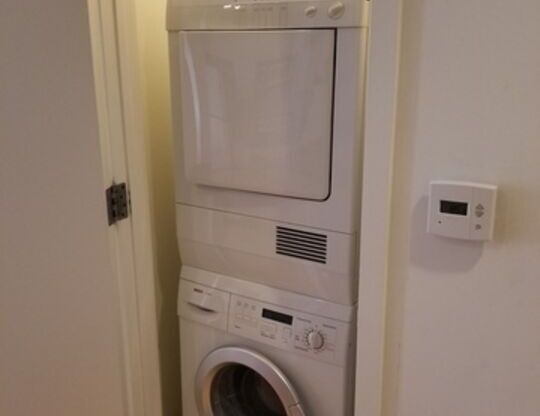 1 bed, 1 bath, 710 sqft, $2,400, Unit 809