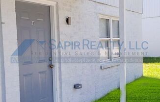 2 beds, 1 bath, $795, Unit B