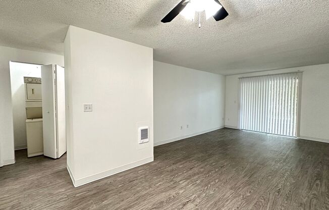 2 beds, 1 bath, 803 sqft, $1,595, Unit 67