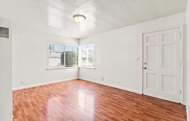 Renovated 1-Bedroom with Gated Parking & Garbage Paid!