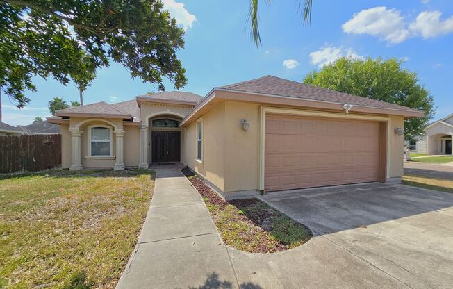 3 Bed/2.5 Bath/2 Car Garage off Bass Blvd. in Harlingen