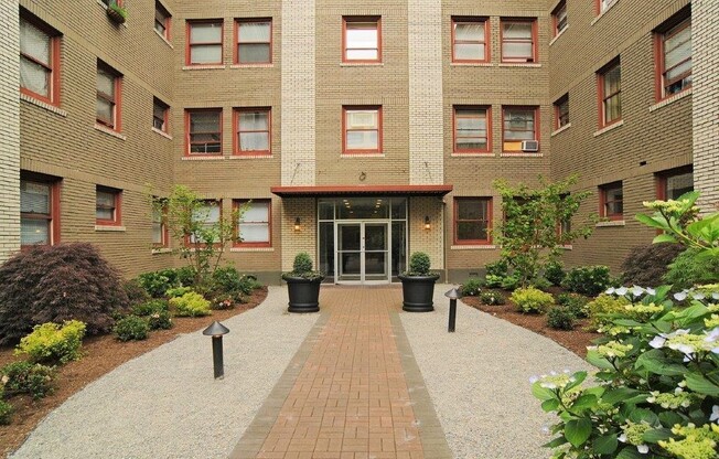 1 bed, 1 bath, 540 sqft, $1,595, Unit 404