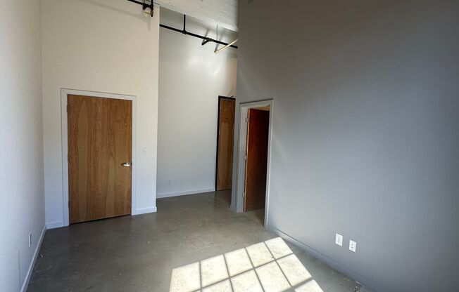 1 bed, 1 bath, 587 sqft, $1,440, Unit 504