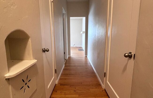 2 beds, 1 bath, $2,895