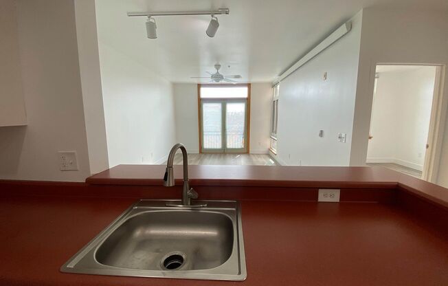 1 bed, 1 bath, 637 sqft, $1,321, Unit 310