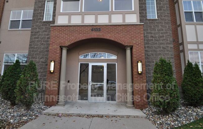 4132 VERNON AVE S