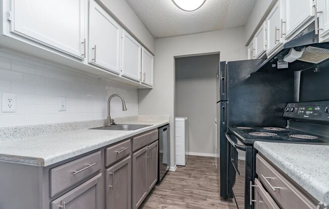2 beds, 2 baths, 877 sqft, $999, Unit 1410