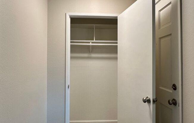 3 beds, 2 baths, 1,500 sqft, $1,925, Unit 4482