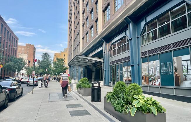 1 bed, 1 bath, 631 sqft, $5,600, Unit 15J