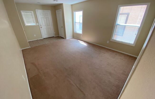 Wonderful 3 bed/2.5 bath home located in Summerlin