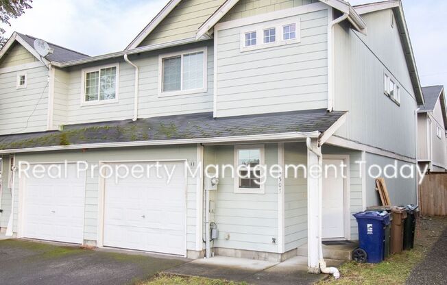 Awesome 3 Bedroom Duplex in Tacoma!