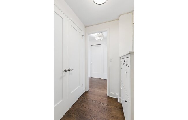 Studio, 1 bath, $4,000, Unit 10J