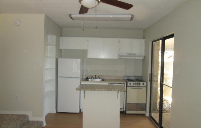 1 bed, 1 bath, 450 sqft, $1,025, Unit 101