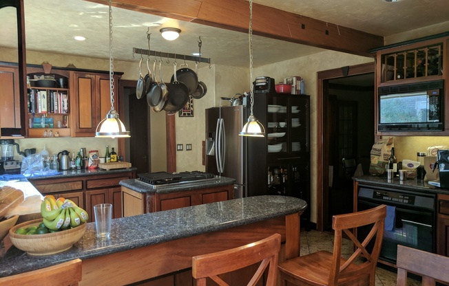 Beautiful and Spacious Craftsman Home In West Queen Anne!
