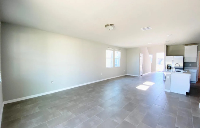 573 SUN WARBLER WAY