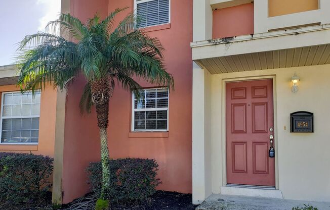 2/1.5 TOWNHOUSE IN WINTER PARK!!    *Water Included*