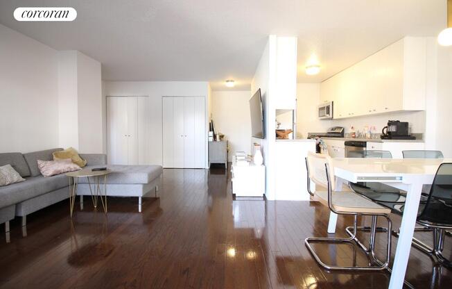 3 beds, 1.5 baths, 1,200 sqft, $7,600, Unit 6G