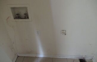 2 beds, 1 bath, $950