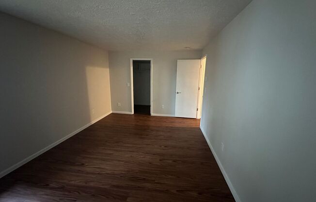 2 beds, 1 bath, $1,800, Unit 7167