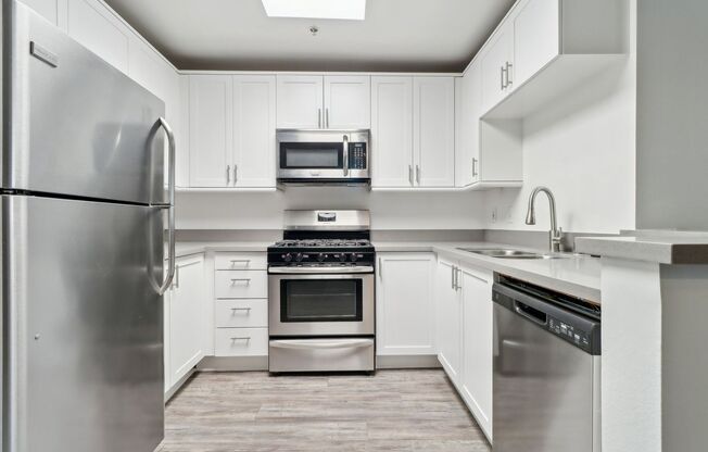 1 bed, 1 bath, 550 sqft, $2,398, Unit 407