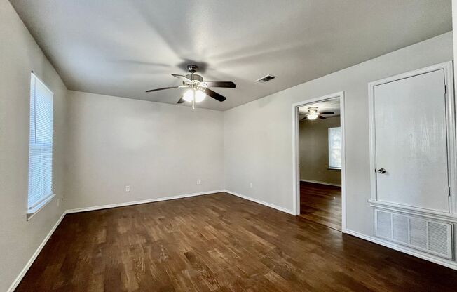 1013 1015 ADVANCE ST