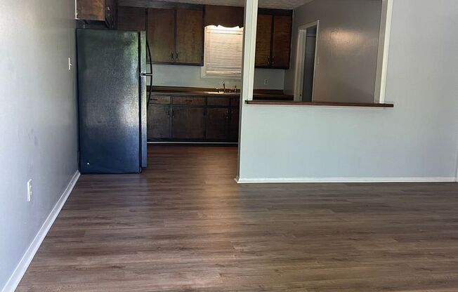 2 beds, 1 bath, $1,200